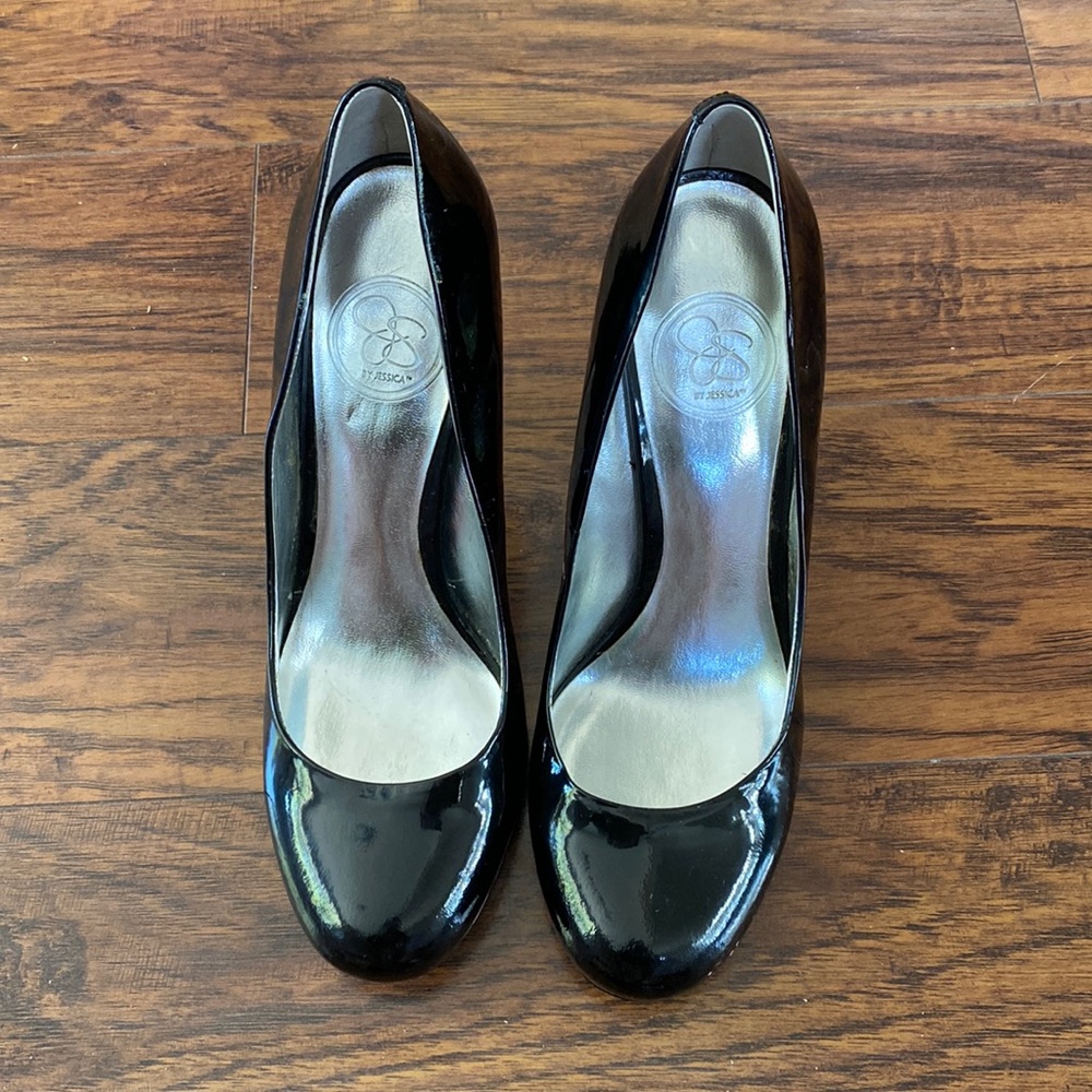 Jessica Simpson Black Heels - Picture 2 of 4